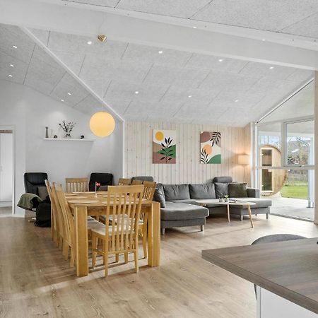 Beautiful Home In Tarm With Sauna Luaran gambar