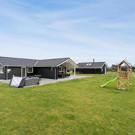 Beautiful Home In Tarm With Sauna Luaran gambar